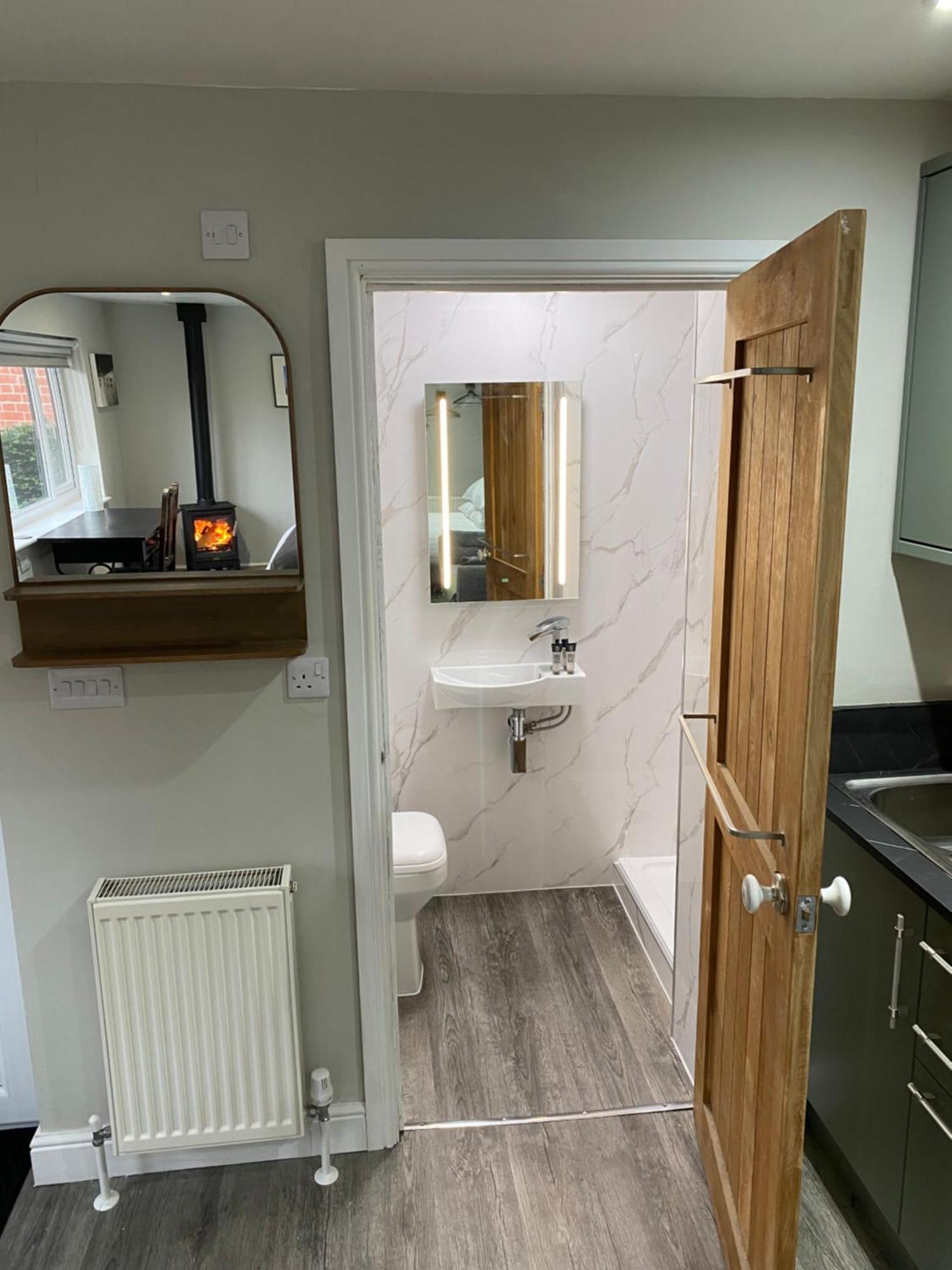 Spalding - Self Contained Studio Double - An Extra Single Bed Can Be Provided Buitenkant foto