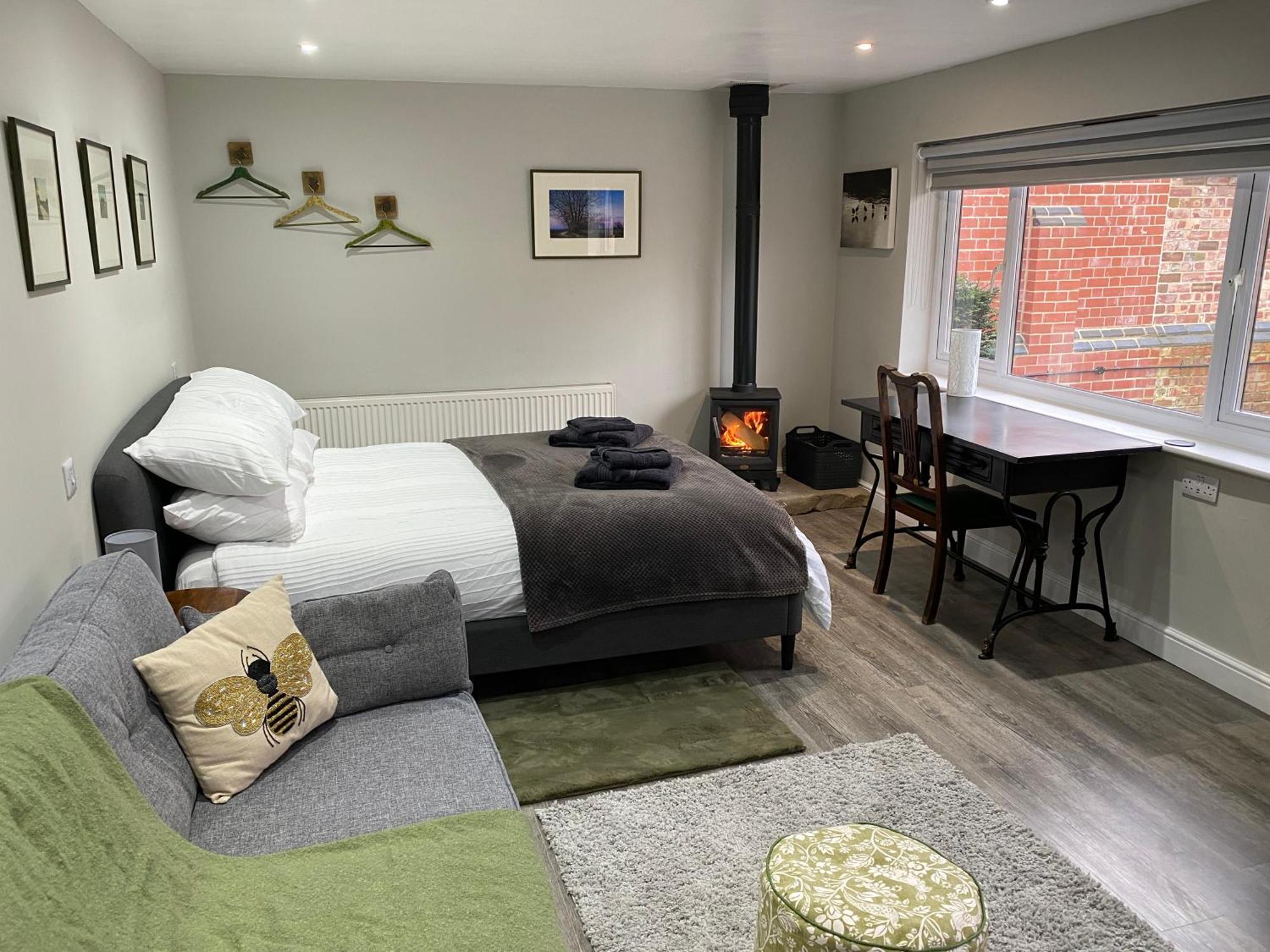 Spalding - Self Contained Studio Double - An Extra Single Bed Can Be Provided Buitenkant foto