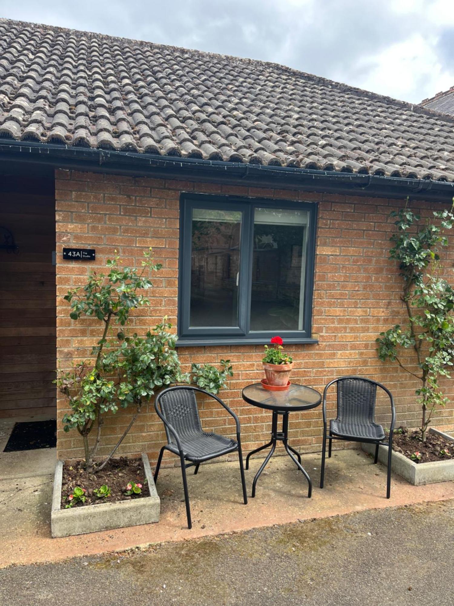 Spalding - Self Contained Studio Double - An Extra Single Bed Can Be Provided Buitenkant foto